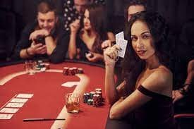 Dream Gaming live roulette table with dealer and wheel